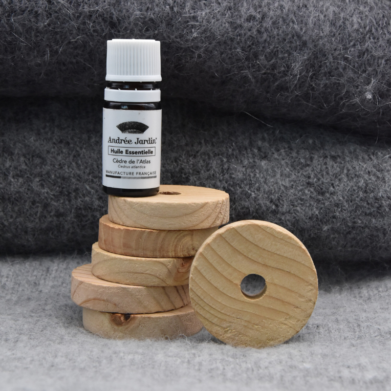 anneaux-cedre-placard-pull-laine