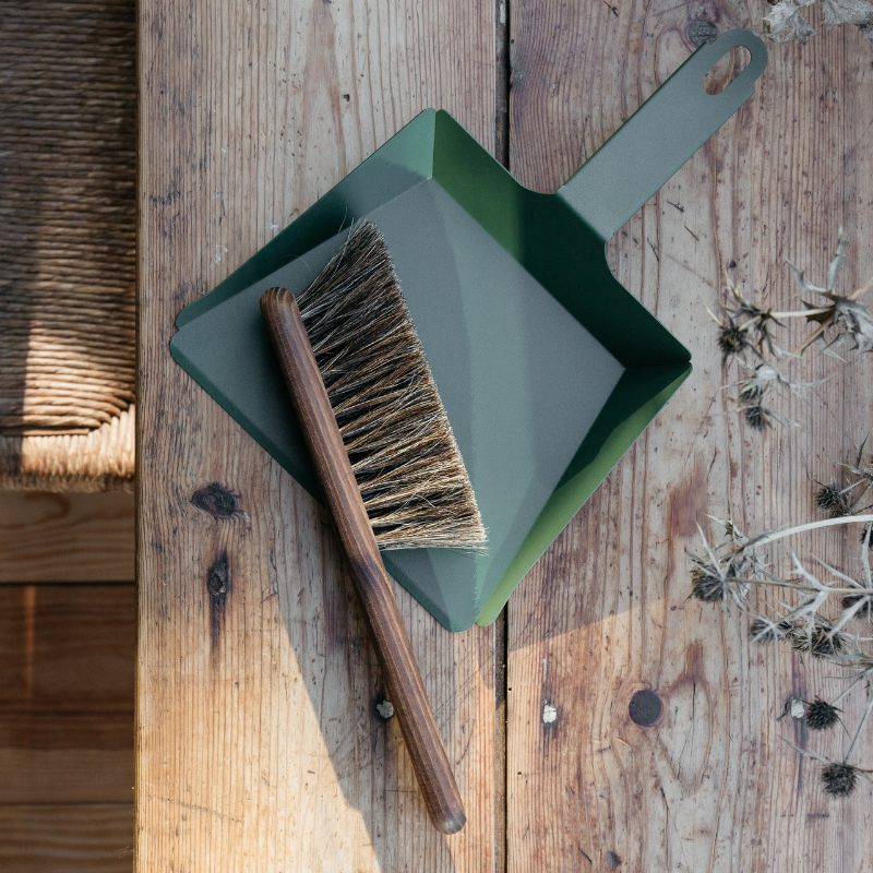 Craft Kehrschaufel und Besenkasten aus Asche