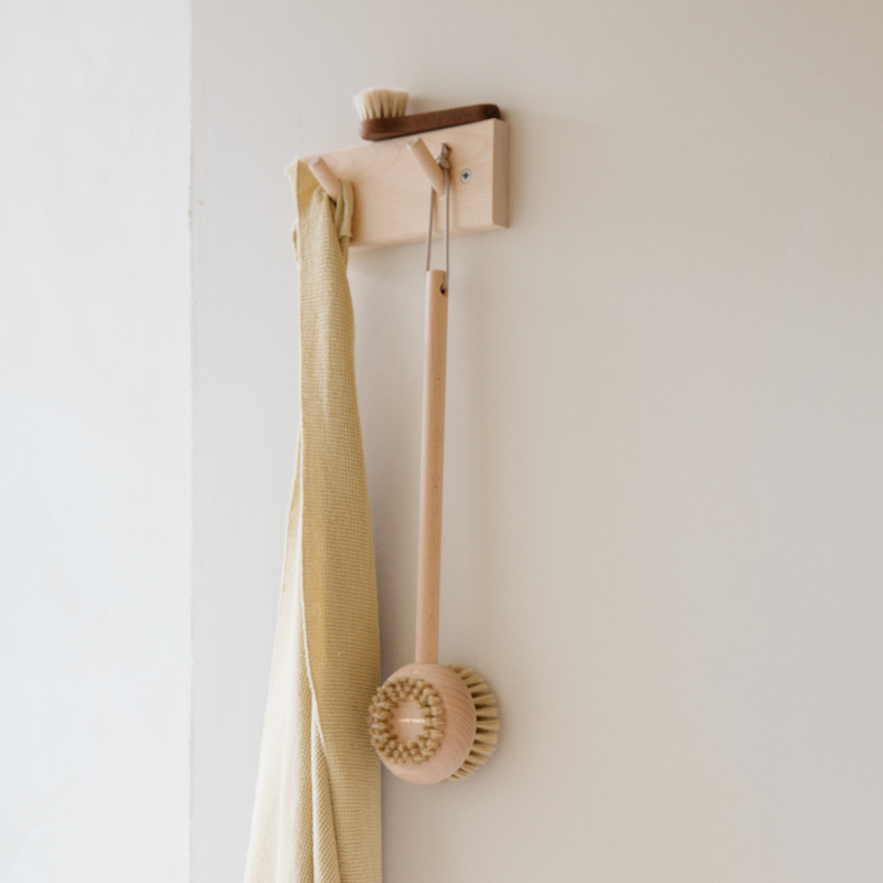 Long handled back brush