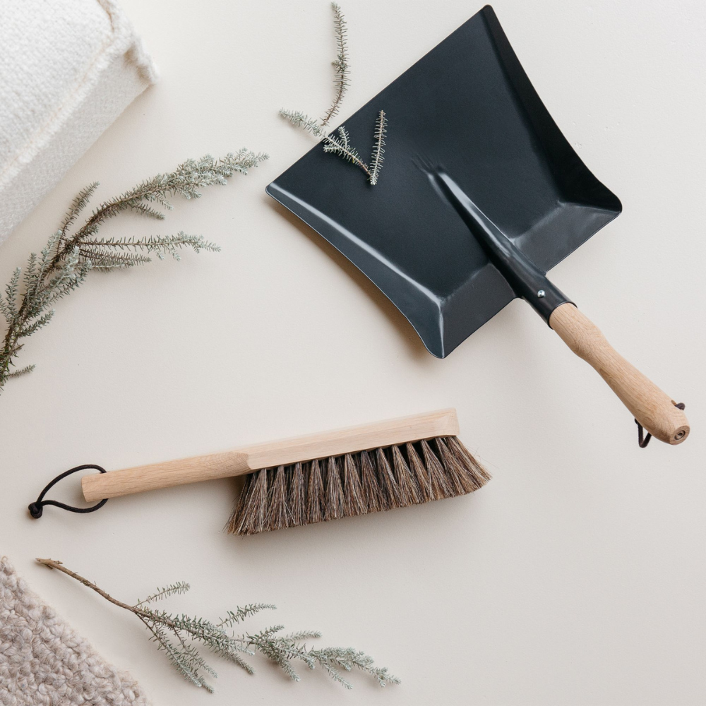 Beechwood horsehair hand brush