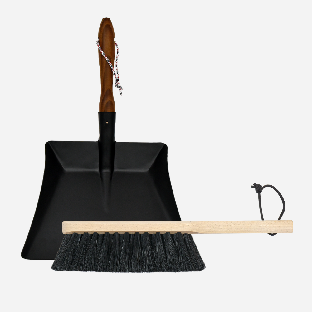 Metal dustpan with ashwood handle