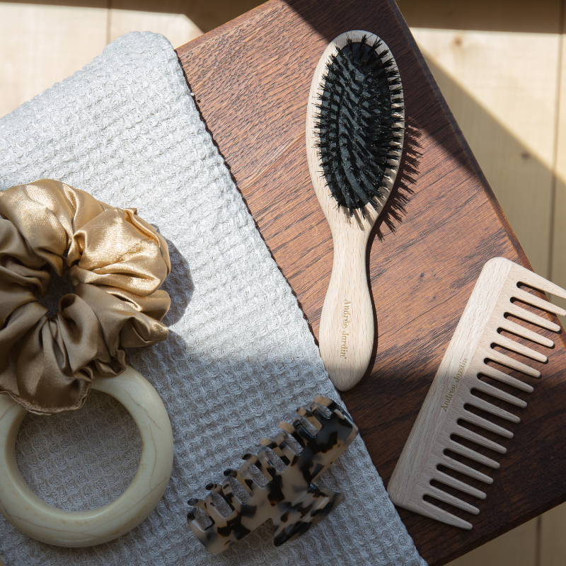 Boar bristle hair brush
