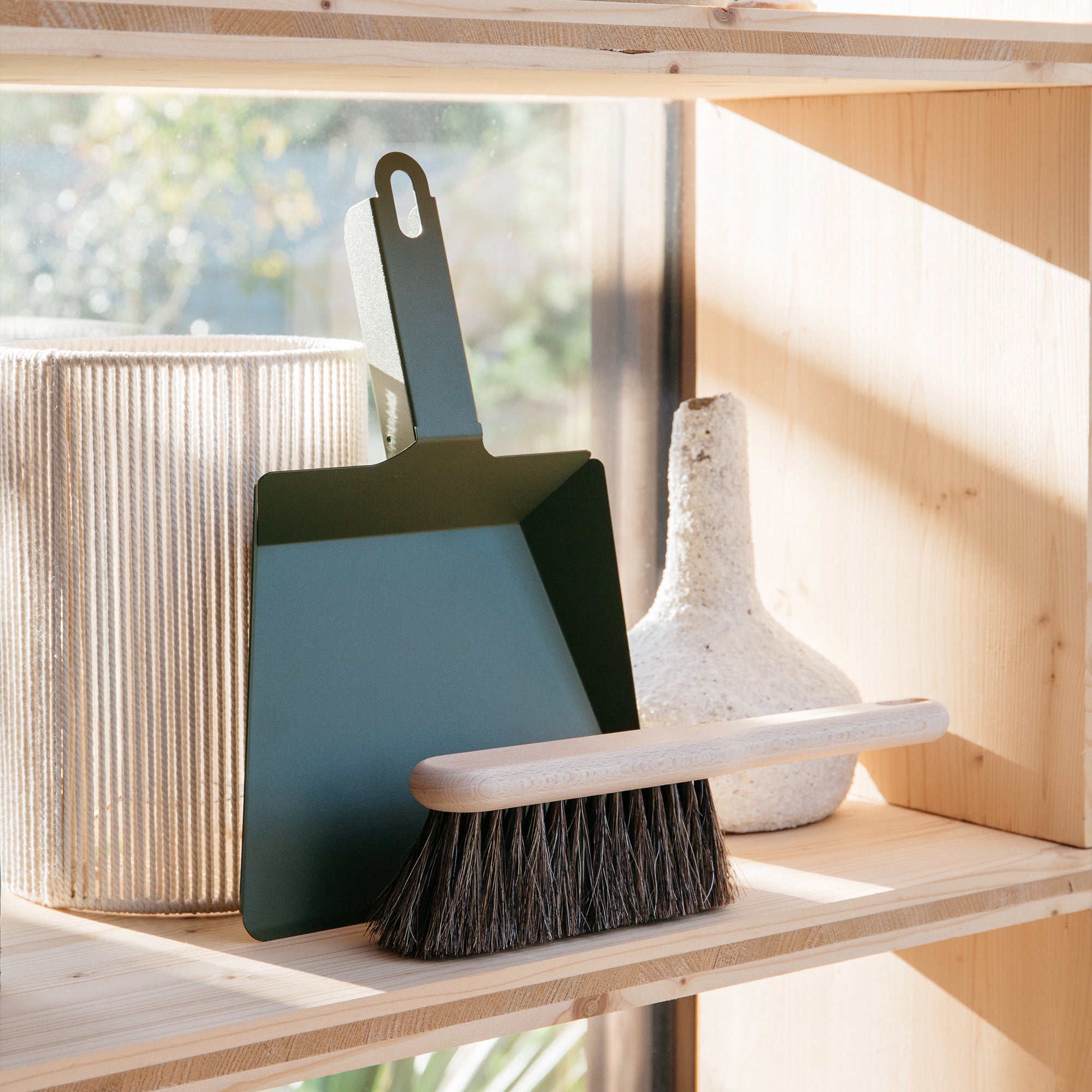 Craft beechwood hand brush & dustpan set