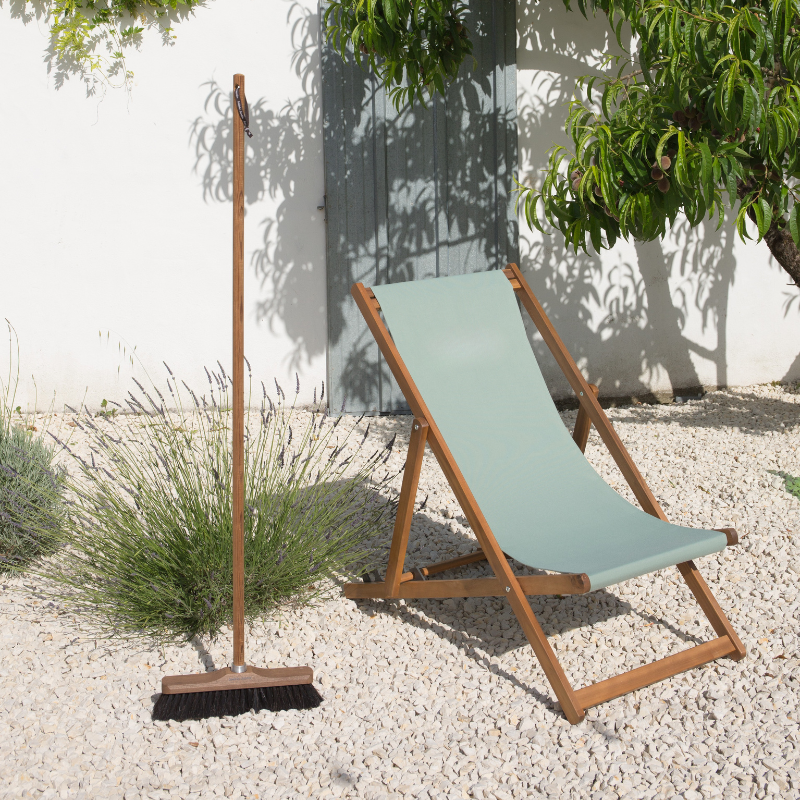 Soft fibres ashwood broom