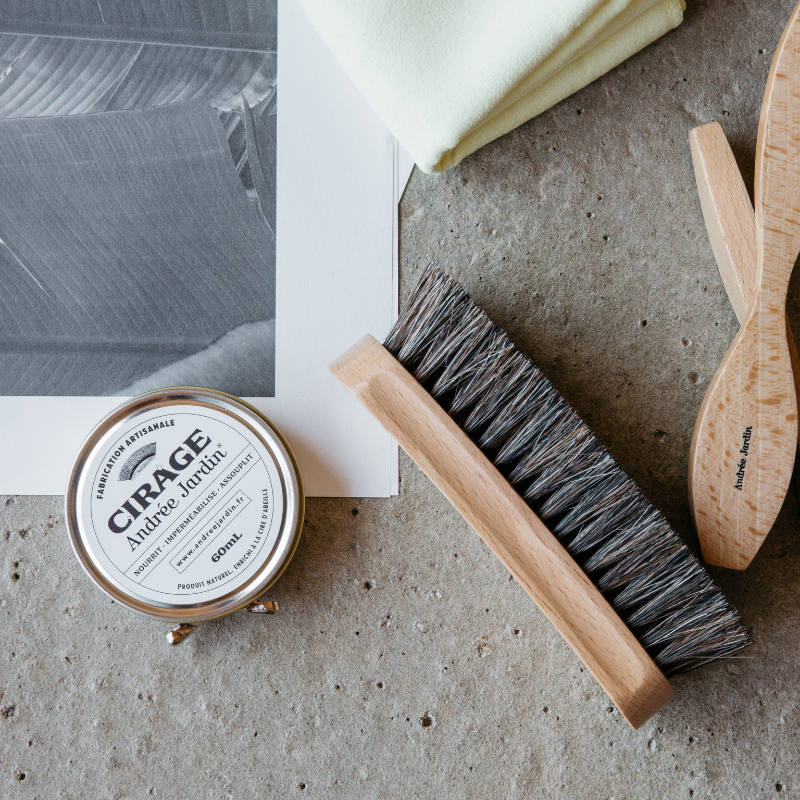 Neutral shoe polish
