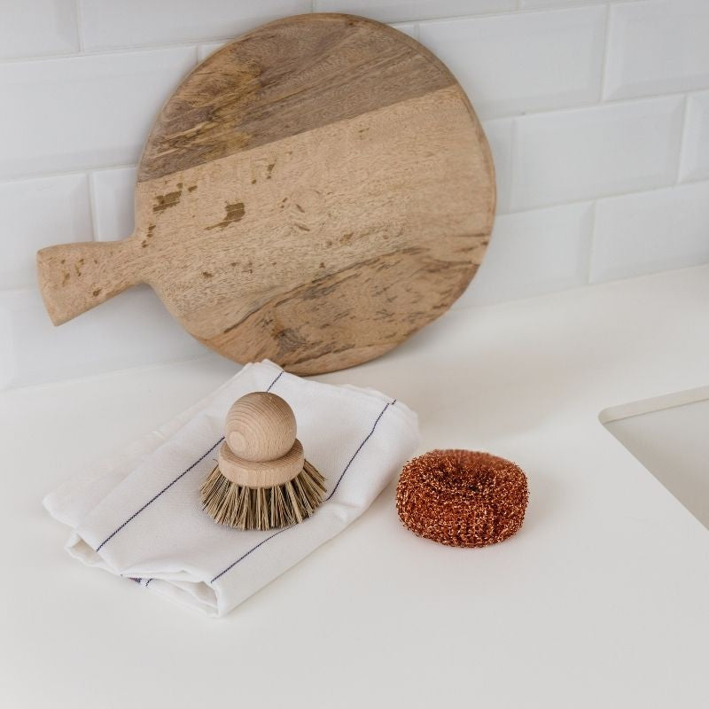 eponge-cuivre-poele-inox