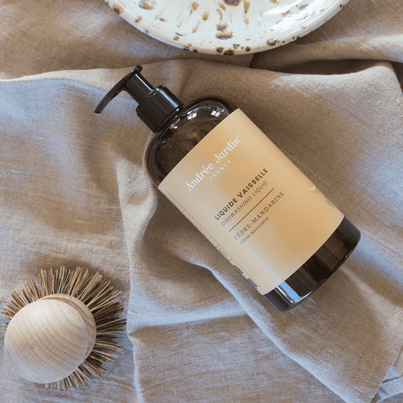 liquide-vaisselle-brosse-casserole