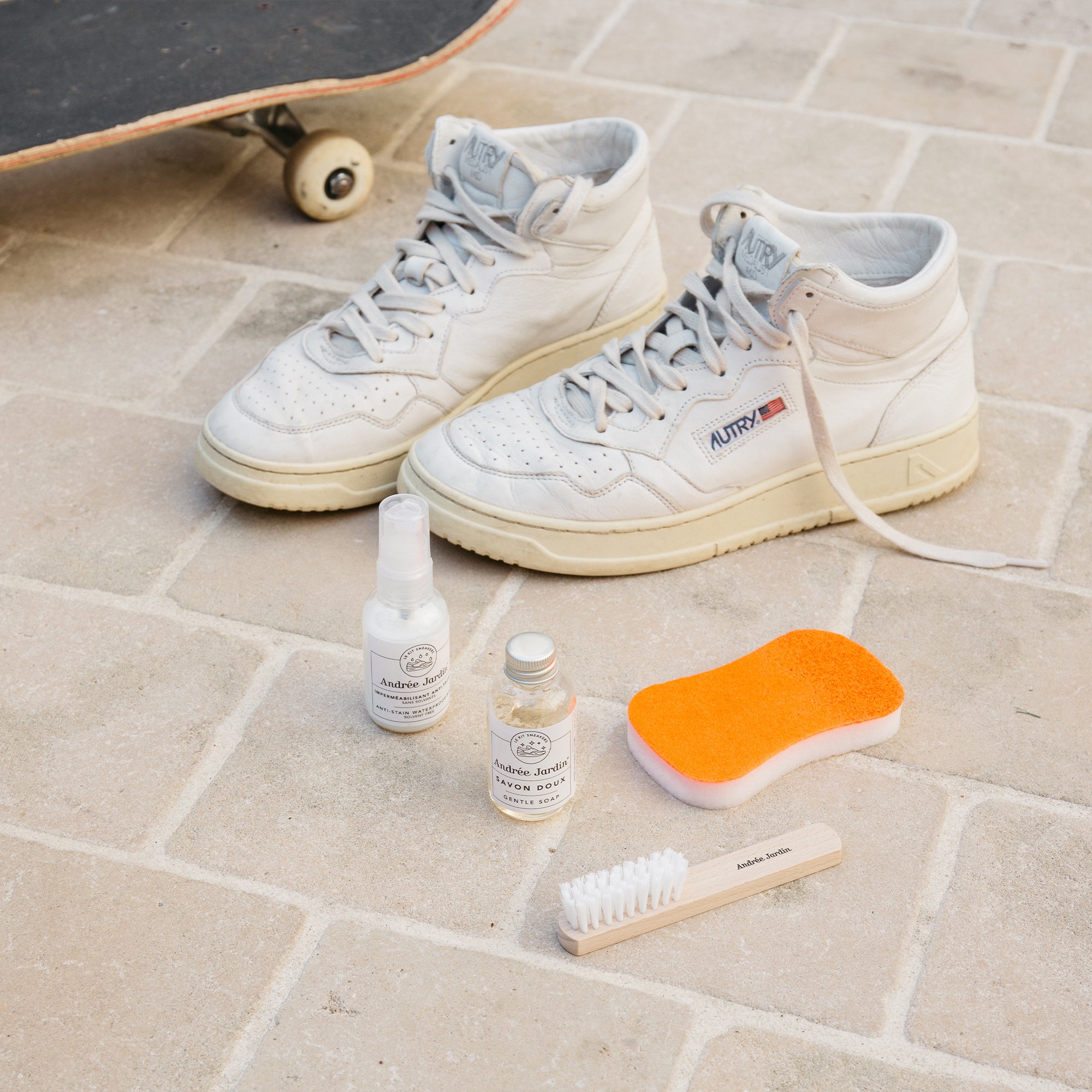 Sneaker trainer cleaning kit